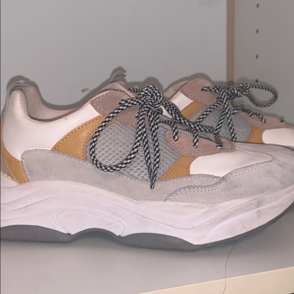 Sneakers